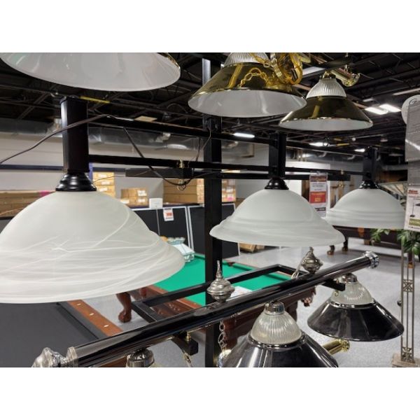 Lampe de billard avec 3 abats-jours en verre givré blanc