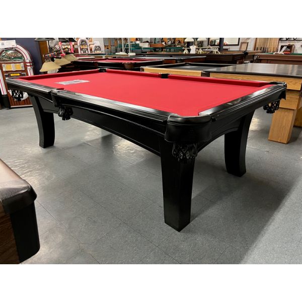 Table de billard usagée 4 x 8 pieds Legacy Ella en bois massif et plaqué de teinte noire avec pattes courbées modernes, ardoise naturelle d'un pouce d'épaisseur, poches en cuir véritable, tapis de billard McIntosh Rouge Brunswick Invitational avec protect
