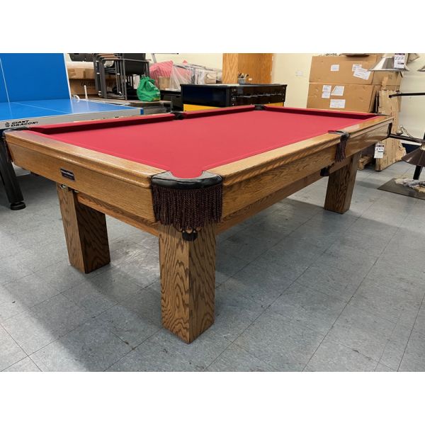 Table de billard usagée Palason Pioneer 8 pieds avec ardoise un pouce et pattes carrées Code: TABLE463PAL8P fabriquée en bois massif, ardoise naturelle d'un pouce d'épaisseur, poches en cuir véritable et pattes carrées. Inclut une garantie d'un an, un tap