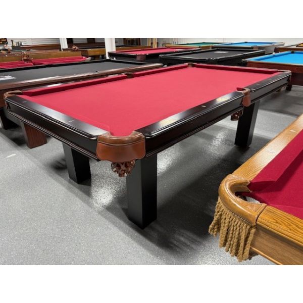Table de billard démonstrateur de plancher Majestic noire 8 pieds avec ardoise naturelle 1 pouce Code: TABLE481MAJ8P
Fabriquée avec bois massif et bois d'ingénierie, tapis neuf rapide de style professionnel Andy 600T Club Bourgogne muni de protection ant