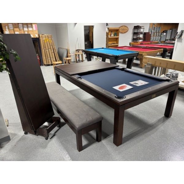 Table de pool Canada Billard 8 pieds avec ardoise naturelle et tapis Bleu Marin Code: TABLE543CBB8P
Fabriquée au Canada majoritairement de bois massif et bois d'ingénierie sur la structure. 
Inclut une garantie d'un an, un tapis de billard protégé au Te