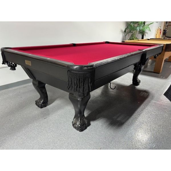 Table de pool usagée 8 pieds Canada Billard en bois massif de teinte noir et ardoise naturelle  Code : TABLE551CBB8P
Fabriquée en bois massif, poches en cuir véritable, tapis neuf Championship Invitational Rouge muni de protection 