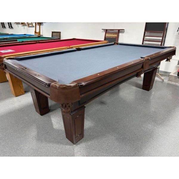 Table de billard usagée Majestic Ascot 8 pieds fini Noyer avec tapis bleu Code : TABLE577MAJ8P
Fabriquée entièrement en bois massif Européen et North Américain fini Noyer, ardoise naturelle, poches en cuir véritable et un tapis de billard Tapis de billar