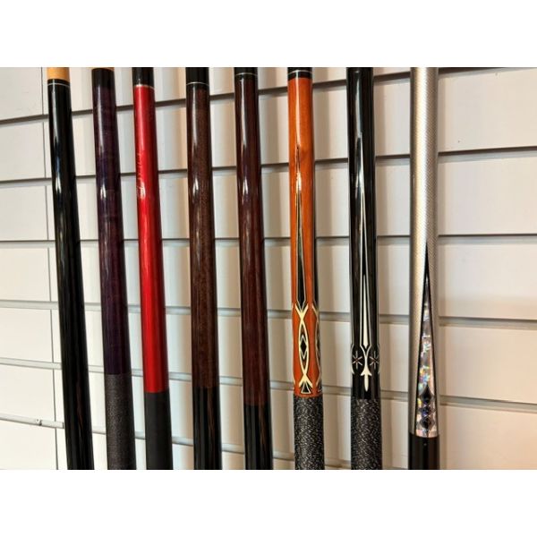 baguettes de billard / pool cues Brunswick, Dufferin, Cuetec, Lucasi, Hans Delta and many other brands.