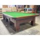 Table de snooker antique de marque British Billiard Company format 6 x 12 pieds. Excellente condition, bandes en bois de Noyer re-finis, nouvelles bandes en caoutchouc, 8 pattes biseautées avec marqueterie, No de série  #29167, ardoise 2