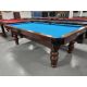 Table de billard usagé Palason Mont-Royal 8 pieds avec ardoise naturelle 1 pouce Code : TABLE530PAL8P
Fabriquée avec Ardoise d'un pouce, bois massif et bois d'ingénierie fini Acajou, pattes tournées, poches en cuir véritable Noir avec tapis Bleu. Inclut 