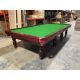 Table de snooker antique format 12 pieds de marque Palason Citadele TABLE559PAL12S
Fabriquée majoritairement en bois de Chene massif et structure en bois stratifié, ardoise en 5 morceaux de 1-1/2'' d'épaisseur, 8 pattes tournées en bois massif, bandes d