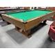 Table de billard usagée 8 pieds de format Snooker Brunswick Imperial V.I.P. avec pattes en piédestal et ardoise naturelle Code: TABLE562BRU8S 
Fabriquée en bois d'ingénierie fini extérieur en Arborite très durable simili bois Brun Fonçé, pattes en piédes