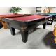Table de billard usagée de marque Olhausen 8 pieds fini Noir avec tapis Rouge Vin Code : TABLE583-OLH8P
Fabriquée en bois massif, pattes fuselées, poches en cuir véritable noir, ardoise naturelle 1 pouce d'épaisseur et un tapis de billard Rouge Vin de ma