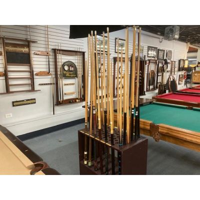 Grande variété de baguettes de billard, snooker, support et triangles à prix variés